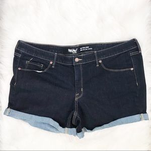 Missimo denim mid rise midi shorts size 18